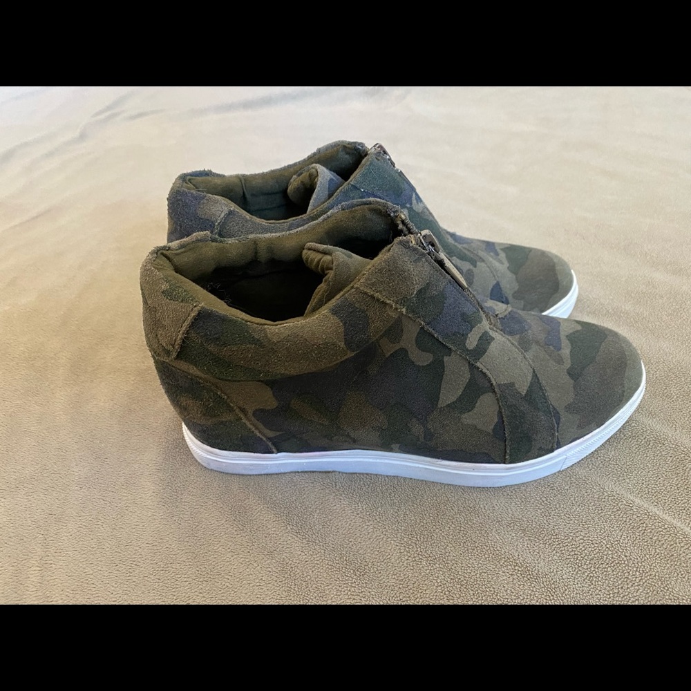 Blonde weather proof heeled sneakers